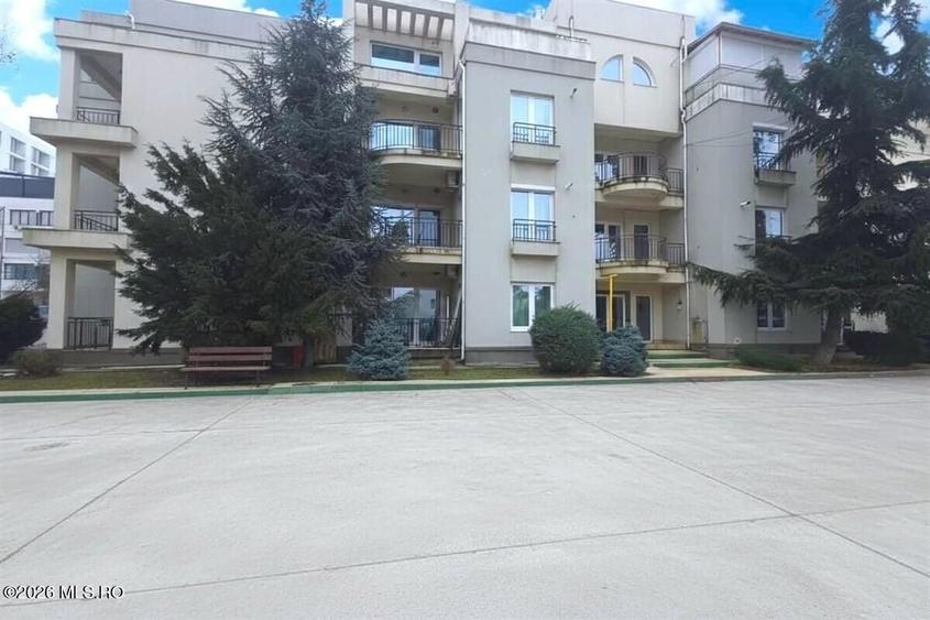 Apartament cu 2 camere semidecomandat, mobilat în Central
