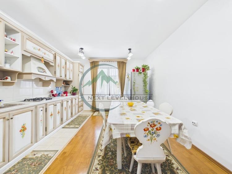 Casă individuală cu 10 camere cu Teren 1009 Mp în Tohanu Nou