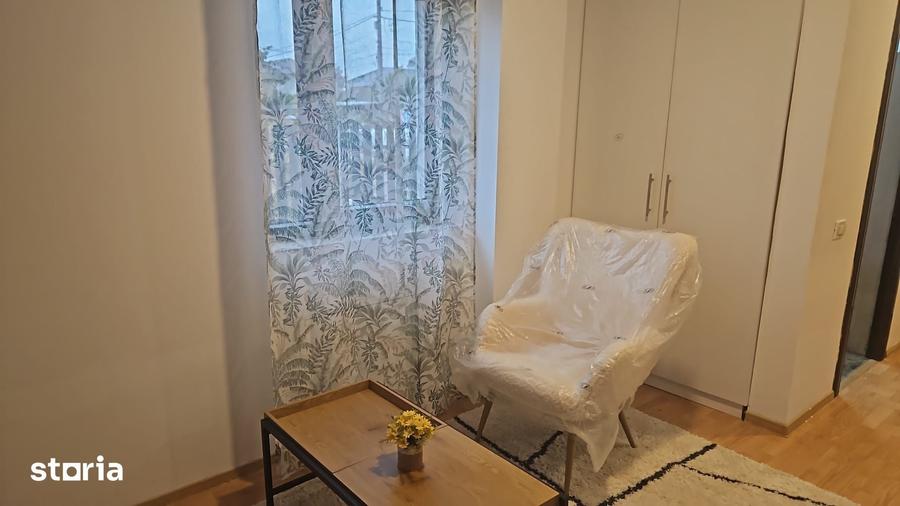 Casă cu 5 camere cu Teren 226 Mp în Odăi