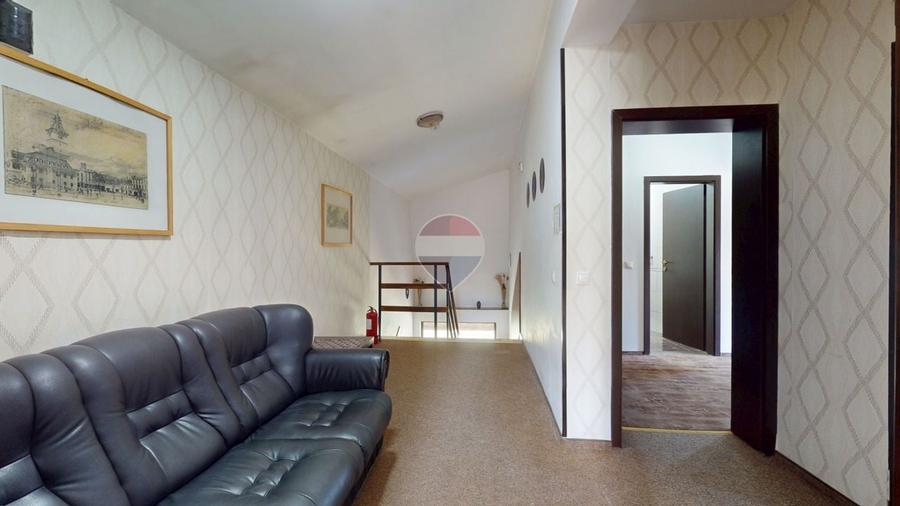 Casă individuală cu 15 camere cu Teren 4000 Mp în Sud-Est