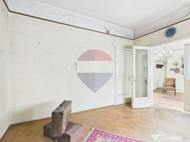 Apartament cu 4 camere semidecomandat în Ferdinand