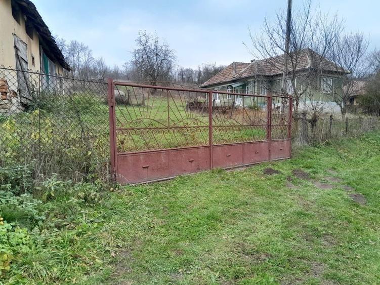 Casă cu 3 camere în Țentea