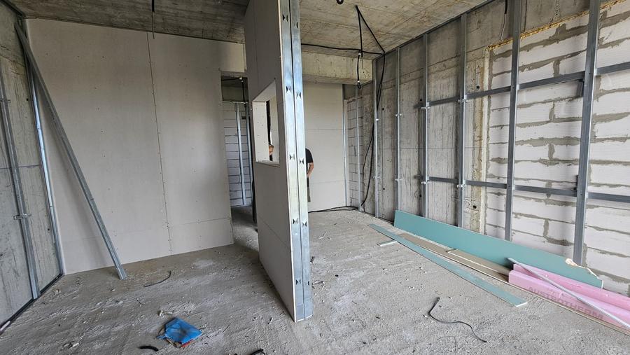Apartament cu 2 camere decomandat în Dobroești
