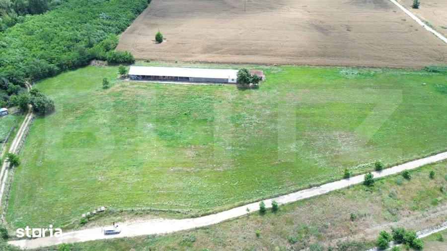 Teren de 17472 mp, în Central