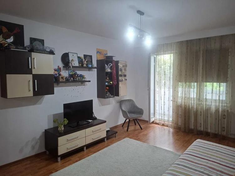 Piata Sudului-Voila-Garsoniera-decomandata - 1