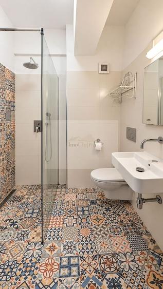Apartament cu 3 camere semidecomandat, mobilat în Zorilor