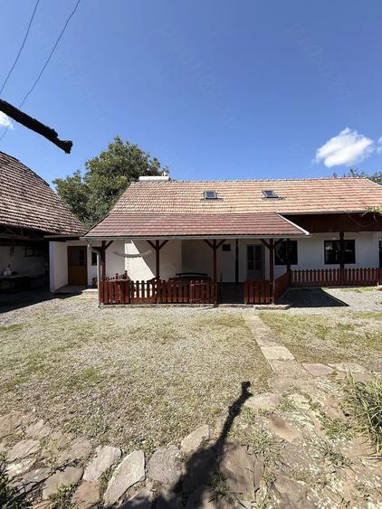 Casă cu 3 camere cu Teren 1500 Mp în Livezeni