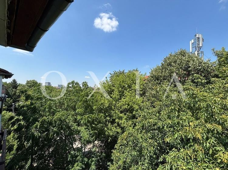 Apartament cu 3 camere decomandat, mobilat în Lipovei