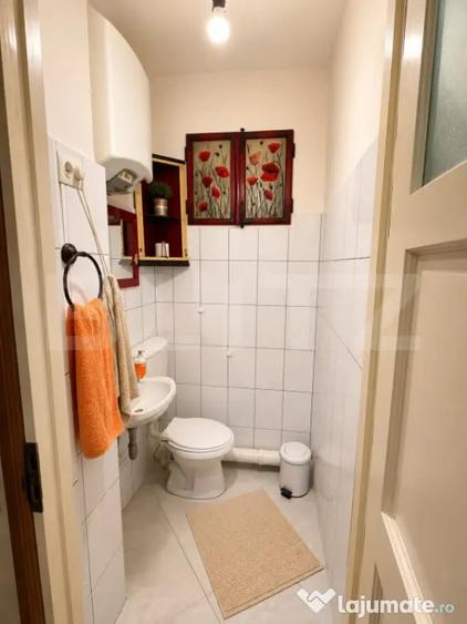 Casă cu 7 camere cu Teren 981 Mp în Central