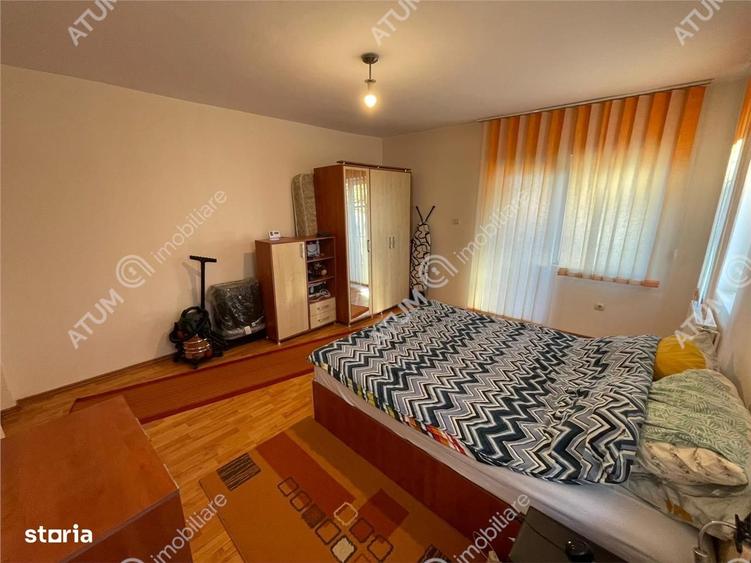 Apartament cu 3 camere decomandat, mobilat în Turnișor
