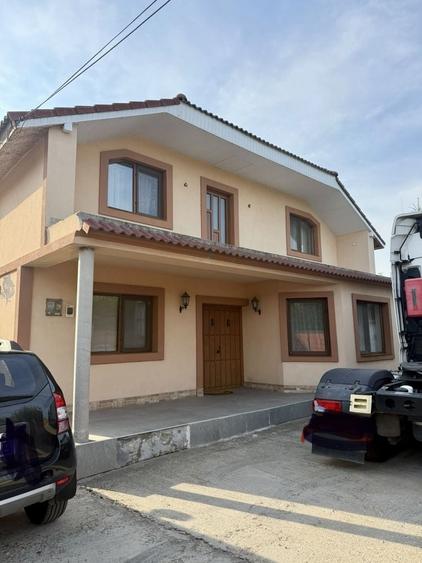 Casă cu 4 camere în Cobadin