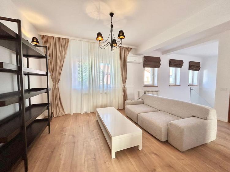 Casă cu 4 camere cu Teren 178 Mp în Central