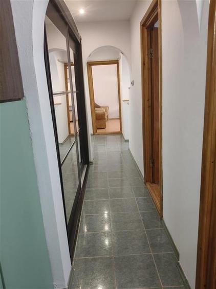 Apartament cu 3 camere decomandat în Viziru 3