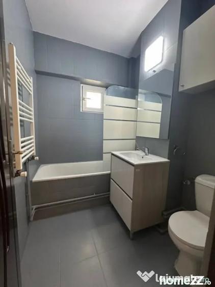 Apartament cu 4 camere decomandat în Dacia