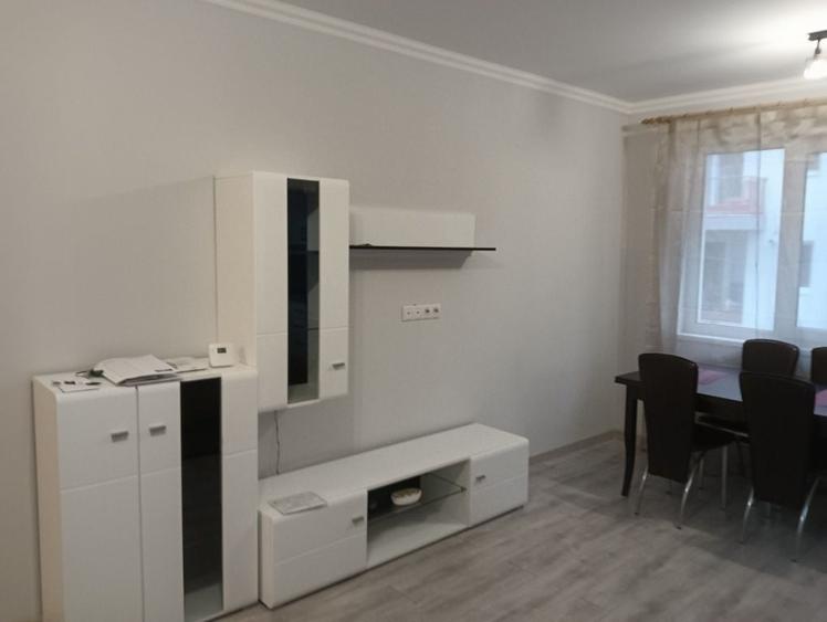 Apartament cu 2 camere semidecomandat în Florești