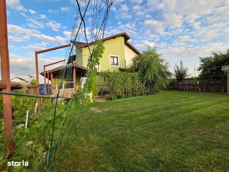 Casă cu 4 camere în Geamăna