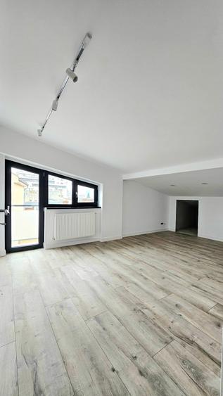 Apartament cu 3 camere semidecomandat în Matei Voievod