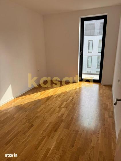 Apartament cu 4 camere în Băneasa