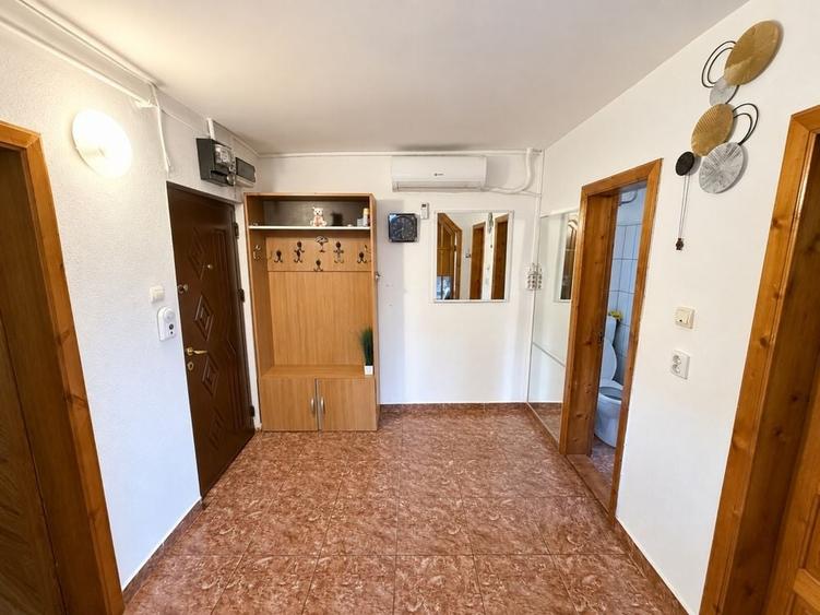Apartament cu 2 camere decomandat în Micro 4