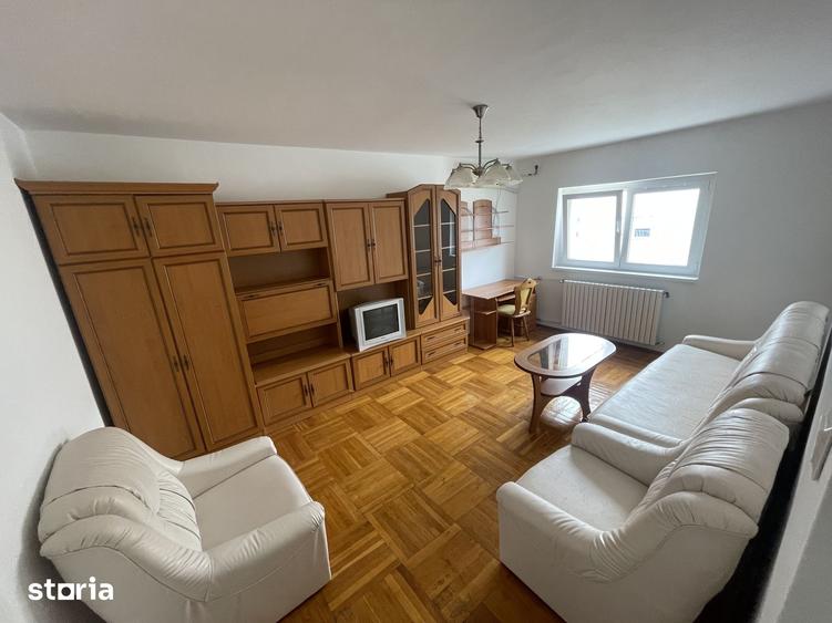 Apartament cu 3 camere decomandat în Vest
