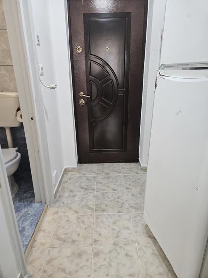 Garsonieră decomandată, mobilată în Vitan