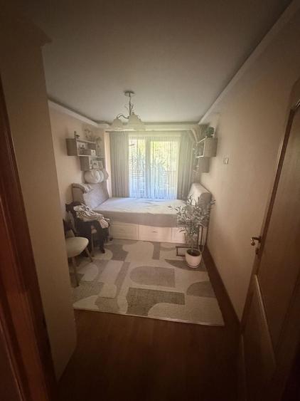Apartament cu 4 camere decomandat în Exterior Vest