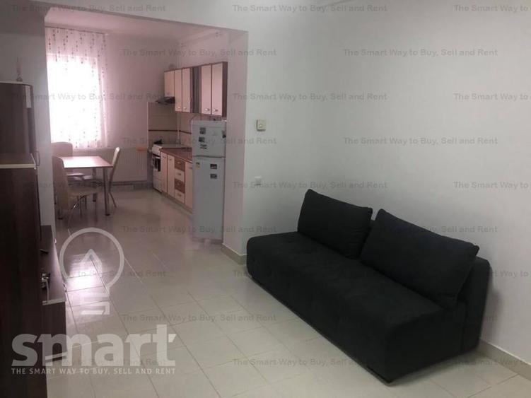 Apartament cu 3 camere semidecomandat în Plopilor