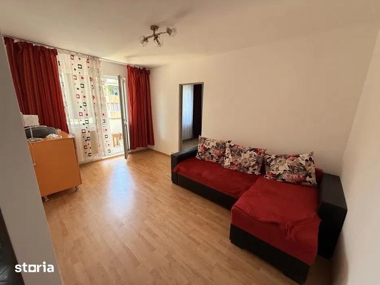 Apartament cu 3 camere semidecomandat în Dâmbu Pietros