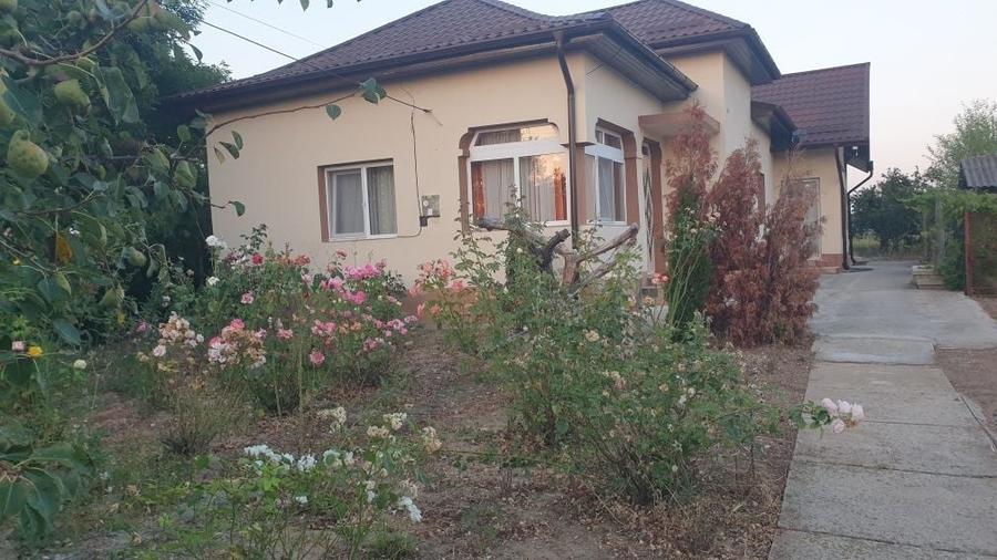 Casă cu 4 camere în Central