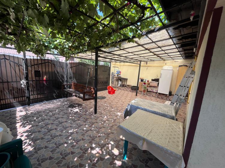 Casă individuală cu 4 camere cu Canalizare în Palas