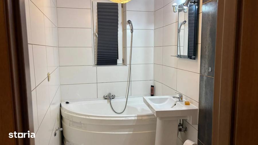Apartament cu 3 camere semidecomandat, mobilat în Victoriei