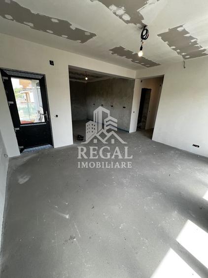 Casă individuală cu 3 camere cu Canalizare în Central