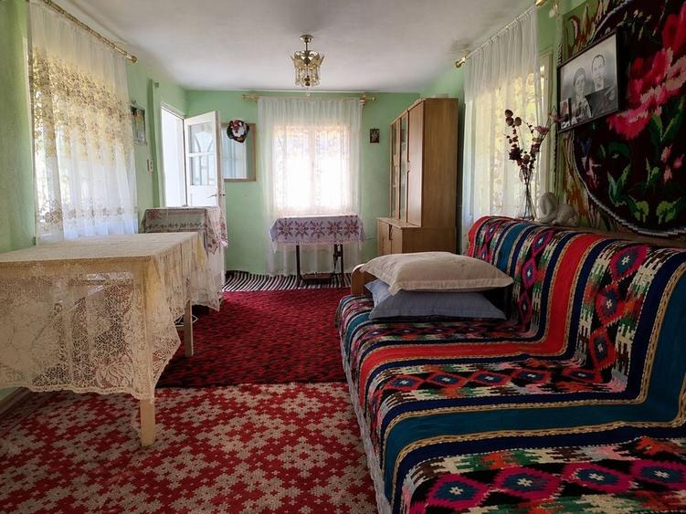 Casă cu 3 camere în Ferestrău-Oituz