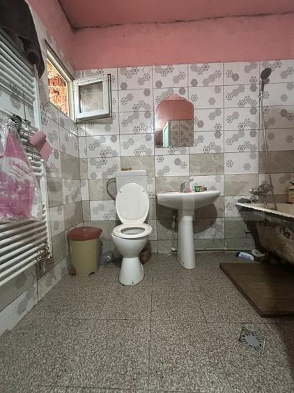 Casă individuală cu 4 camere cu Canalizare în Nord-Est