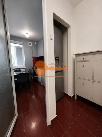 Apartament cu 2 camere semidecomandat, mobilat în Gara de Nord