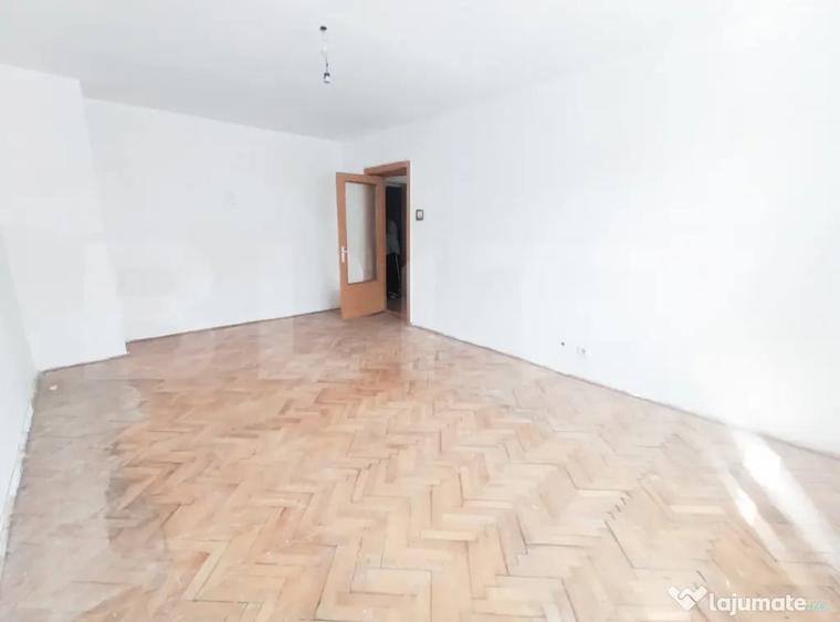 Garsonieră în Micro 17