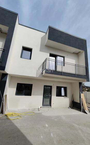 Casa de vanzare apartament 4 camere - Damila Capsunarie Ford