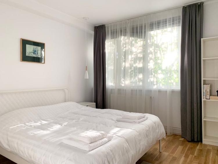 Apartament cu 2 camere semidecomandat, mobilat în Cornișa
