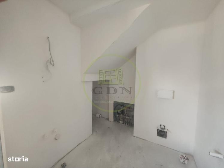 Casă cu 4 camere în Podari