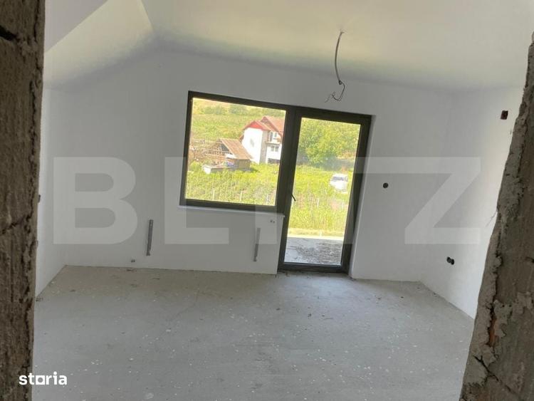 Casă cu 4 camere cu Teren 3000 Mp în Mihai Viteazu