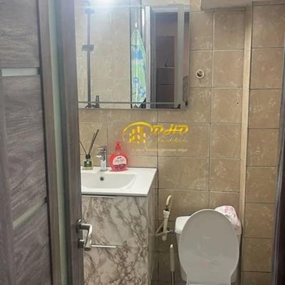Apartament cu 3 camere decomandat în Podu Roș