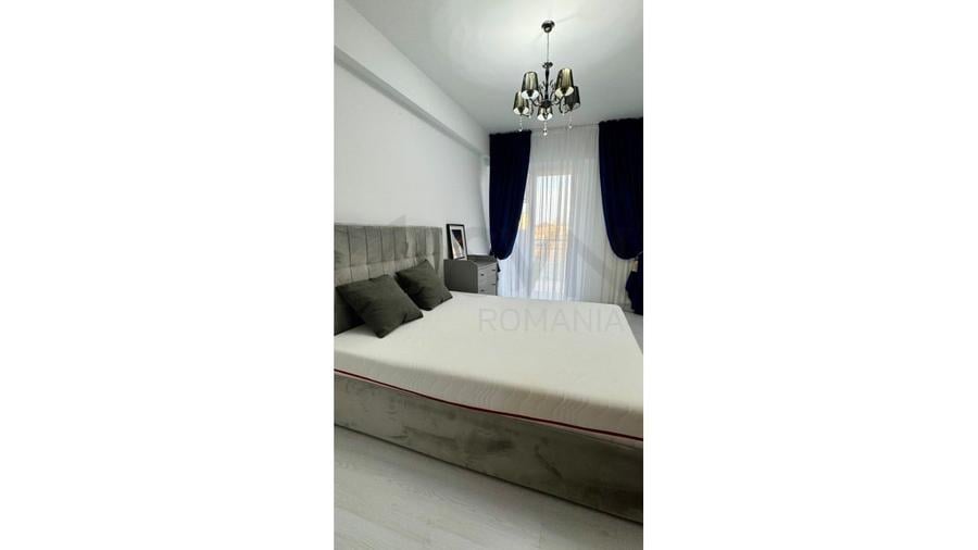 Apartament cu 3 camere semidecomandat în Barbu Văcărescu