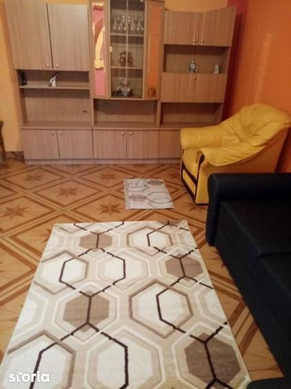 Apartament cu 3 camere decomandat în Noua
