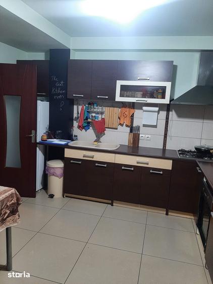 Casă cu 7 camere cu Teren 800 Mp în Dragomirești-Vale