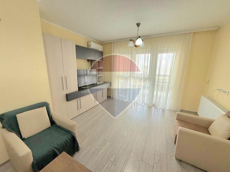 Apartament cu 2 camere decomandat, mobilat în Central