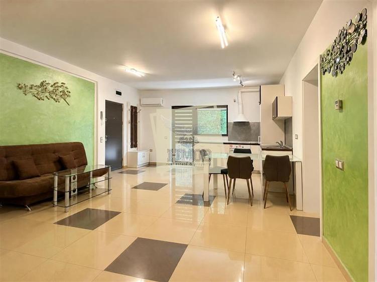 Apartament cu 3 camere decomandat, mobilat în Trei Stejari