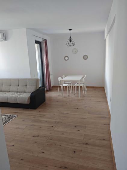 Apartament cu 2 camere decomandat în Păcii