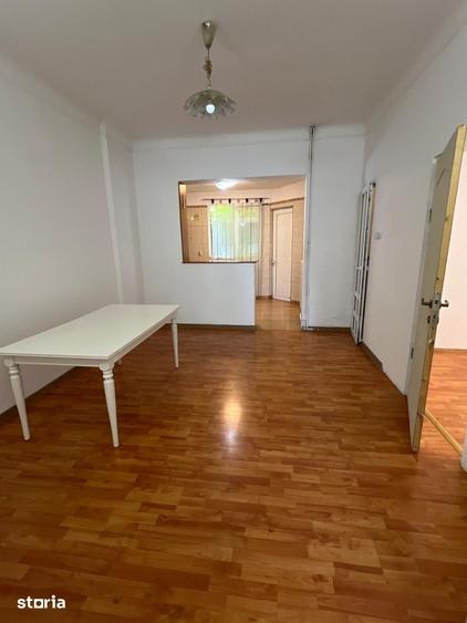 Casă cu 8 camere cu Teren 197 Mp în Iancului