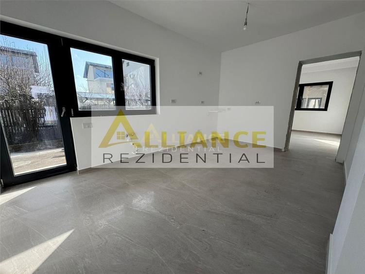 Casă individuală cu 5 camere cu Canalizare în Central