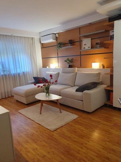 Apartament cu 3 camere decomandat, mobilat în Valea Rosie